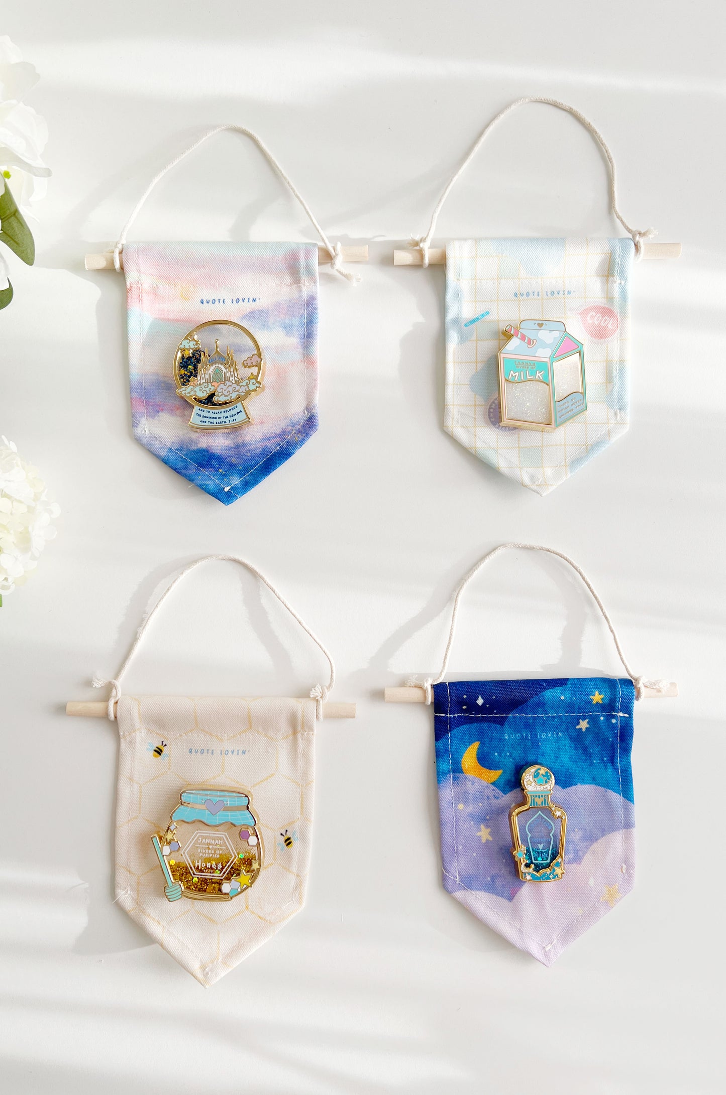 Glitter liquid pin with display banner set | Quote Lovin' | Eid gifts