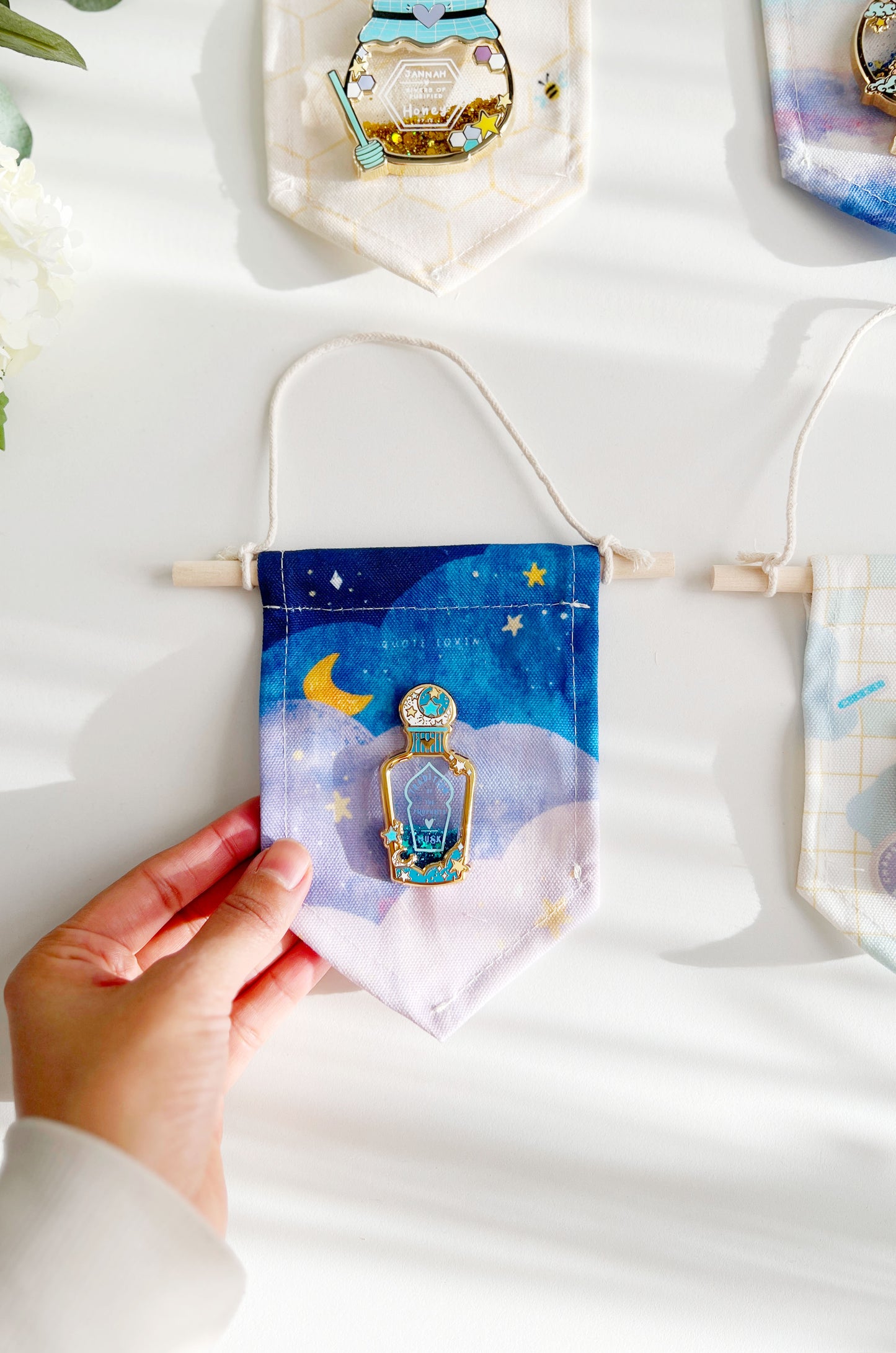 Two item bundle - Glitter Liquid pin with display banner & enamel pin