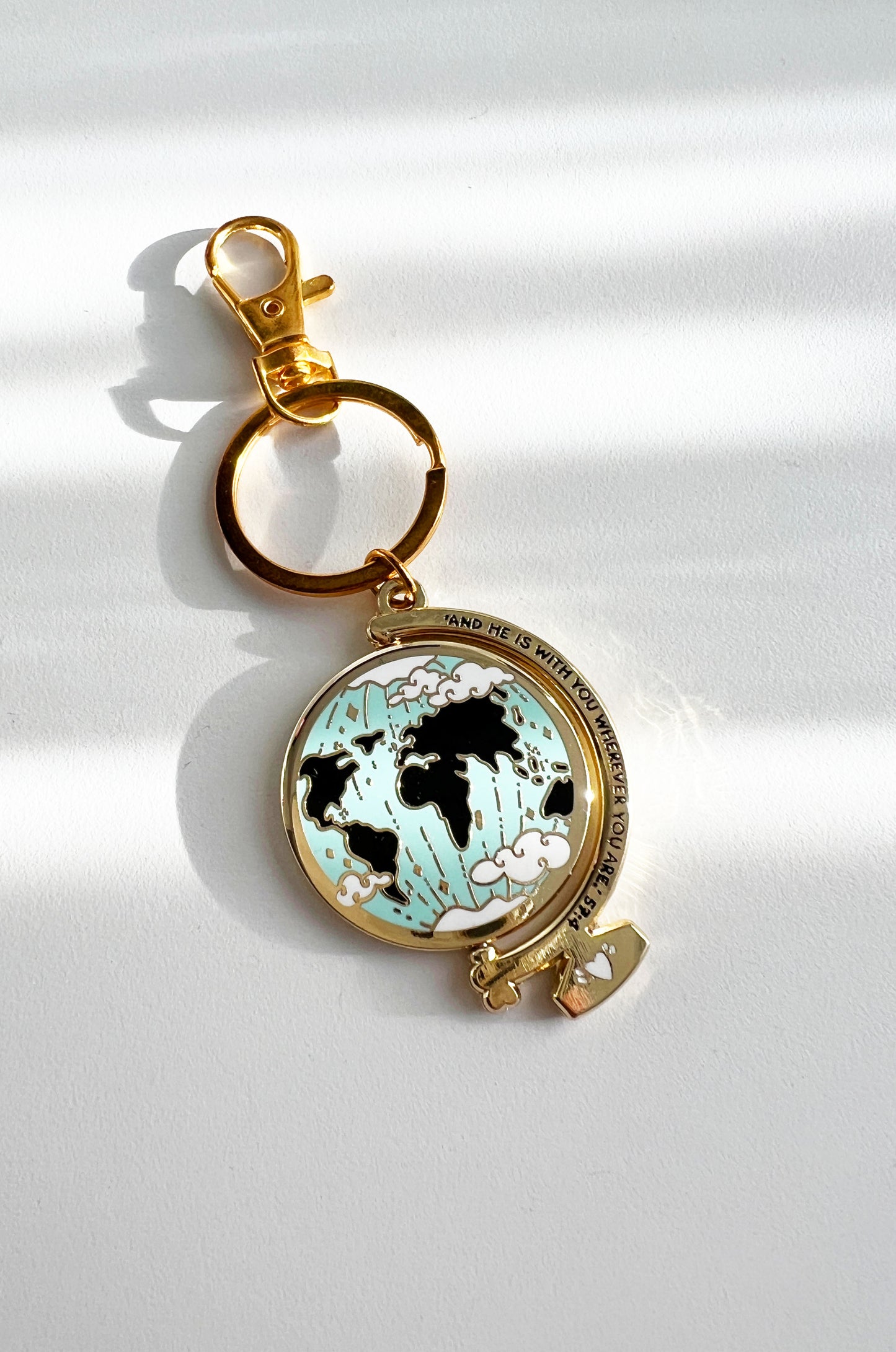 Globe keyring | Quote Lovin' | Eid gifts - Quote Lovin'